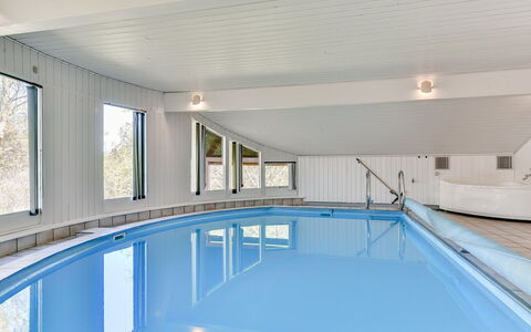 Niyazi - 3.1Km from the Sea: Zwembad, Plafond, Toevlucht, Freezing, Daylighting, Winter, Hotel, Eco Hotel