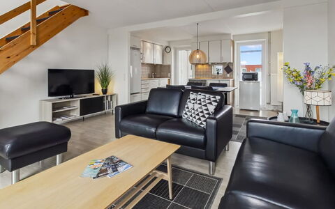 Femja - 2.3Km from the Sea: Flooring, Interieur Ontwerp, Bankstel, Meubilair, Verdieping, Plafond, Kamer, Woonkamer, Houten Vloer, Appartement