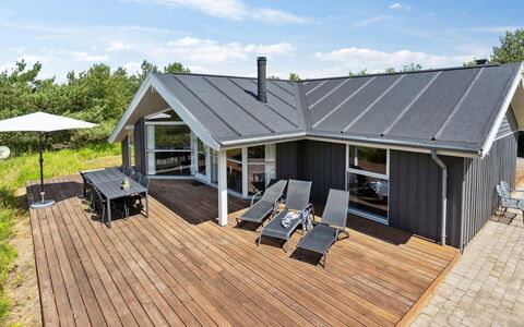 Athalia - 2.4Km from the Sea: Gebouw, Huis, Venster, Huis, Dak, Woongebied, Struik, Verblijf, Land Lot