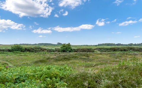 Reija - 2.3Km from the Sea: Architectuur, Dak, Huis, Samengesteld Materiaal, Daylighting, Siding, Oprit