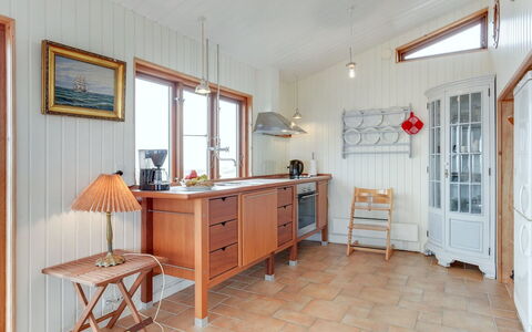 Sybilla - 700M from the Sea: Flooring, Interieur Ontwerp, Meubilair, Hout, Verdieping, Cabinetry, Plafond, Keuken, Countertop, Lichte Inrichting
