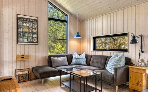 Turkka - 3.8Km from the Sea: Hout, Interieur Ontwerp, Meubilair, Flooring, Plafond, Woonkamer, Verdieping, Bankstel, Kamer, Houten Vloer