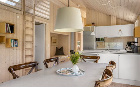 Turkka - 3.8Km from the Sea: Meubilair, Interieur Ontwerp, Flooring, Verdieping, Hout, Plafond, Kamer, Keuken, Stoel, Lichte Inrichting