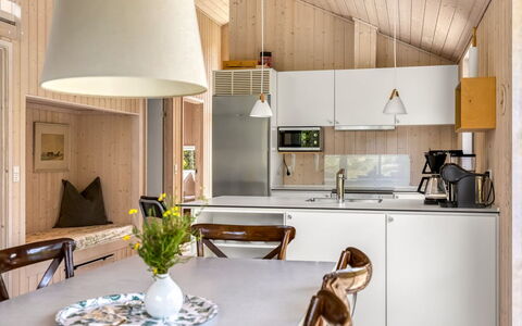 Turkka - 3.8Km from the Sea: Meubilair, Interieur Ontwerp, Keuken, Flooring, Lichte Inrichting, Hout, Plafond, Countertop, Kamer, Verdieping