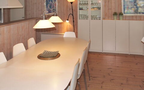 Sena - 250M from the Sea: Hout, Huis, Verblijf, Huis, Dak, Landelijk Gebied, Siding, Blokhut, Garden Gebouwen, Hardwood