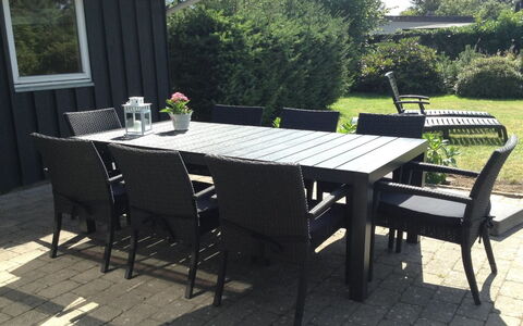 Sena - 250M from the Sea: Hout, Huis, Verblijf, Huis, Dak, Landelijk Gebied, Siding, Blokhut, Garden Gebouwen, Hardwood