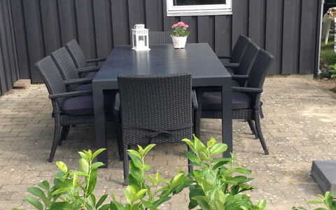 Sena - 250M from the Sea: Hout, Huis, Verblijf, Huis, Dak, Landelijk Gebied, Siding, Blokhut, Garden Gebouwen, Hardwood