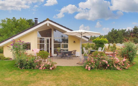 Lilia - 900M from the Sea: Gebouw, Huis, Venster, Huis, Dak, Woongebied, Struik, Verblijf, Land Lot