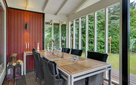 Malwina - 800M from the Sea: Meubilair, Hout, Stoel, Tafel, Interieur Ontwerp, Veranda, Buitenmeubels, Keuken En Eettafel, Plafond, Verdieping