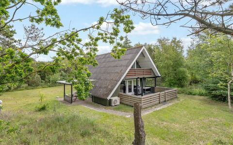 Ilsebeth - 1Km from the Sea: Struik, Stedelijk Ontwerp, Groundcover, Steen, Appartement, Landgoed, Metselwerk, Balkon, Landscaping