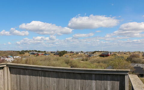 Hansina - 500M from the Sea: Lucht, Blauw, Dag, Horizon, Ochtend, Zonlicht, Hek, Cumulus, Meteorologisch Verschijnsel, Leuning
