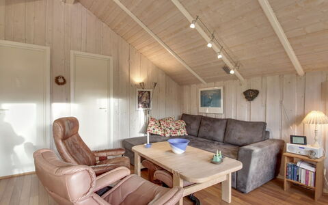 Eline - 1.5Km from the Sea: Meubilair, Hout, Flooring, Interieur Ontwerp, Verdieping, Plafond, Kamer, Houten Vloer, Huis, Woonkamer