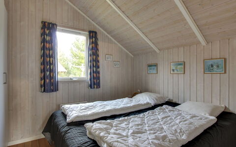 Eline - 1.5Km from the Sea: Hout, Huis, Verblijf, Hardwood, Slaapkamer, Plank, Beits, Bed, Siding, Bed Frame