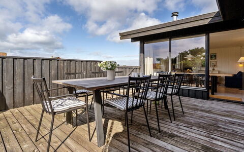 Aleksi - 500M from the Sea: Huis, Huis, Dak, Woongebied, Verblijf, Landgoed, Boerderij, Gazon, Landscaping, Siding