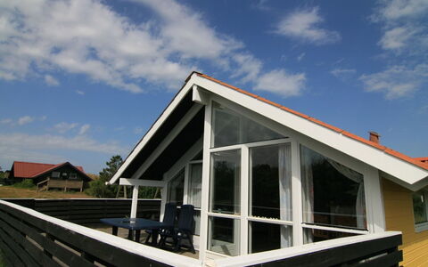 Uma - 400M from the Sea: Dak, Huis, Verblijf, Siding, Schaduw, Veranda, Hardwood, Plank, Outdoor Structuur
