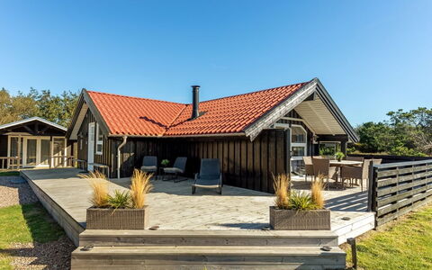 Skyler - 1Km from the Sea: Struik, Stedelijk Ontwerp, Groundcover, Steen, Appartement, Landgoed, Metselwerk, Balkon, Landscaping
