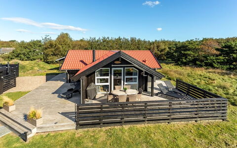 Skyler - 1Km from the Sea: Struik, Stedelijk Ontwerp, Groundcover, Steen, Appartement, Landgoed, Metselwerk, Balkon, Landscaping