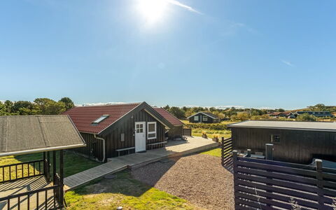 Skyler - 1Km from the Sea: Struik, Stedelijk Ontwerp, Groundcover, Steen, Appartement, Landgoed, Metselwerk, Balkon, Landscaping