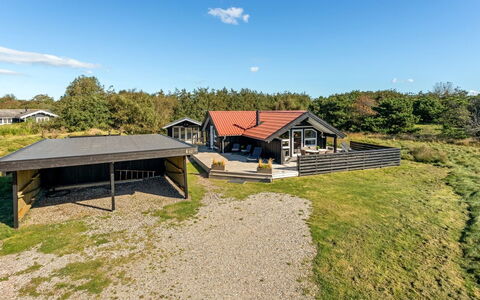 Skyler - 1Km from the Sea: Struik, Stedelijk Ontwerp, Groundcover, Steen, Appartement, Landgoed, Metselwerk, Balkon, Landscaping