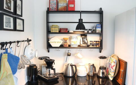 Fridoline - 150M from the Sea: Stellingen, Plank, Toestel Van De Keuken, Tableware, Keuken, Small Appliance, Serveware, Huishoudapparatuur