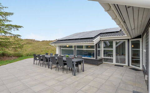 Alli - 800M from the Sea: Hout, Huis, Verblijf, Huis, Dak, Landelijk Gebied, Siding, Blokhut, Garden Gebouwen, Hardwood