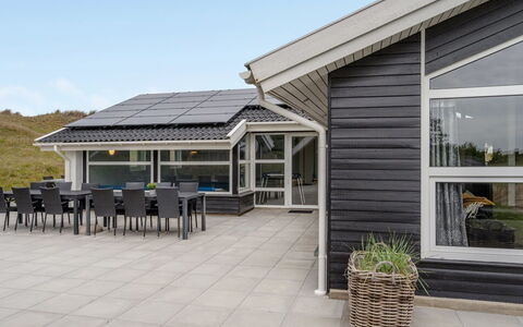 Alli - 800M from the Sea: Hout, Huis, Verblijf, Huis, Dak, Landelijk Gebied, Siding, Blokhut, Garden Gebouwen, Hardwood