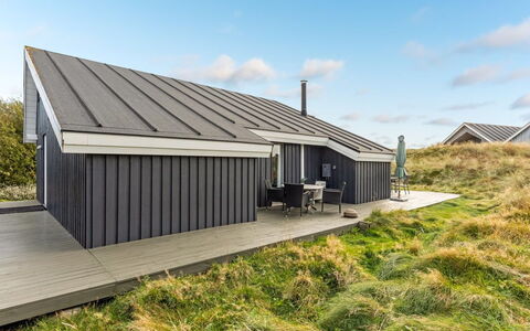 Casandra - 600M from the Sea: Struik, Stedelijk Ontwerp, Groundcover, Steen, Appartement, Landgoed, Metselwerk, Balkon, Landscaping