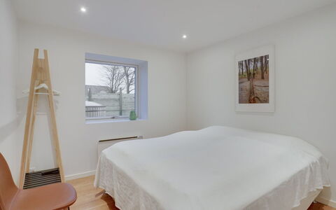 Christiern - 4.5Km from the Sea: Flooring, Hout, Interieur Ontwerp, Verdieping, Slaapkamer, Plafond, Houten Vloer, Bed, Kamer, Bedding