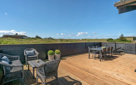 Ortwin - 300M from the Sea: Gras, Huis, Dak, Huis, Verblijf, Struik, Land Lot, Landelijk Gebied, Boerderij, Groundcover