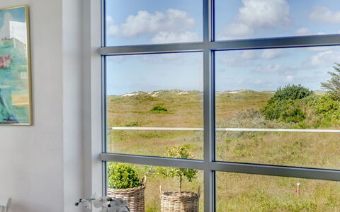 Ortwin - 300M from the Sea: Gras, Huis, Dak, Huis, Verblijf, Struik, Land Lot, Landelijk Gebied, Boerderij, Groundcover