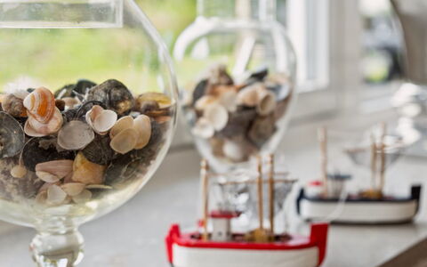 Kita - 500M from the Sea: Tableware, Serveware, Voedsel, Glas, Stilleven, Fotografie Van Het Stilleven, Centerpiece