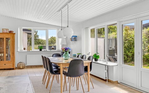 Kita - 500M from the Sea: Interieur Ontwerp, Flooring, Meubilair, Hout, Verdieping, Plafond, Houten Vloer, Keuken En Eettafel, Huis, Eetkamer