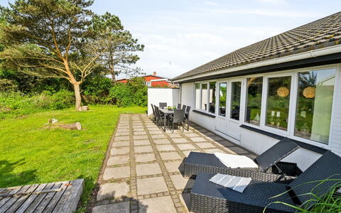 Kita - 500M from the Sea: Lucht, Wolk, Huis, Dak, Verblijf, Schaduw, Landgoed, Landscaping, Tuin, Werf