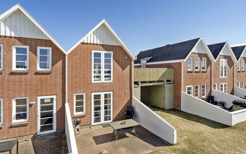 Otto - 2.3Km from the Sea: Landgoed, Siding