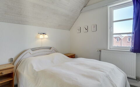 Otto - 2.3Km from the Sea: Slaapkamer, Hout, Plafond, Verdieping, Bed, Flooring, Laken, Bedding, Interieur Ontwerp, Bed Frame