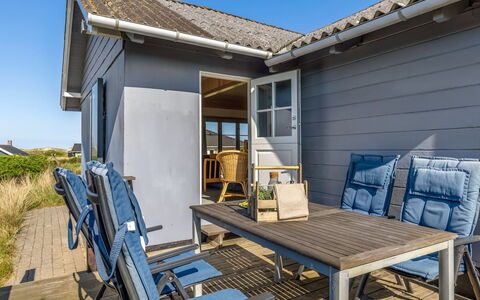 Gertraud - 500M from the Sea: Appartement, Schaduw, Balkon, Stoel, Hek, Buitenmeubels, Aluminium, Kunstgras