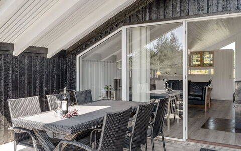 Thera - 2.8Km from the Sea: Hout, Plafond, Flooring, Verdieping, Interieur Ontwerp, Meubilair, Huis, Stoel, Keuken En Eettafel, Woonkamer