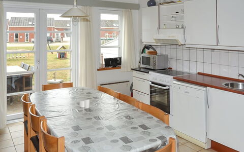 Silja - 2.3Km from the Sea: Dak, Land Lot, Verblijf, Huis, Landelijk Gebied, Schuur, Siding, Garden Gebouwen, Blokhut, Hut