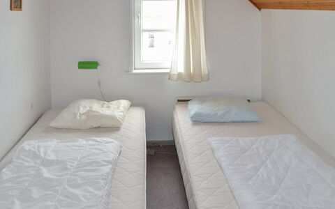 Silja - 2.3Km from the Sea: Dak, Land Lot, Verblijf, Huis, Landelijk Gebied, Schuur, Siding, Garden Gebouwen, Blokhut, Hut