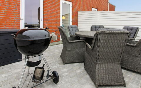 Maarit - 2.3Km from the Sea: Appartement, Schaduw, Balkon, Stoel, Hek, Buitenmeubels, Aluminium, Kunstgras