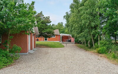 Gwen - 2.7Km from the Sea