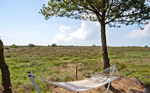 Dorti - 3Km from the Sea: Struik, Stedelijk Ontwerp, Groundcover, Steen, Appartement, Landgoed, Metselwerk, Balkon, Landscaping