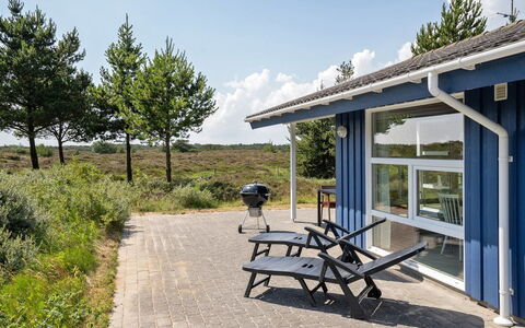 Dorti - 3Km from the Sea: Struik, Stedelijk Ontwerp, Groundcover, Steen, Appartement, Landgoed, Metselwerk, Balkon, Landscaping