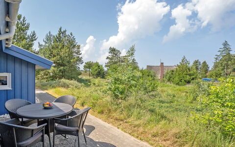Dorti - 3Km from the Sea: Struik, Stedelijk Ontwerp, Groundcover, Steen, Appartement, Landgoed, Metselwerk, Balkon, Landscaping