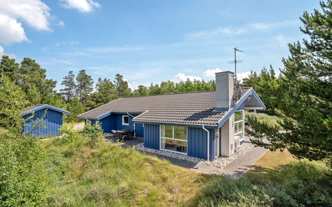 Dorti - 3Km from the Sea: Struik, Stedelijk Ontwerp, Groundcover, Steen, Appartement, Landgoed, Metselwerk, Balkon, Landscaping