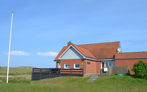 Helfrida - 350M from the Sea: Lucht, Huis, Dak, Huis, Verblijf, Architectuur, Land Lot, Plain, Landelijk Gebied, Boerderij