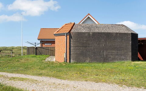Helfrida - 350M from the Sea: Verblijf, Huis, Huis, Dak, Veranda, Landgoed, Siding, Garden Gebouwen, Boerderij, Werf
