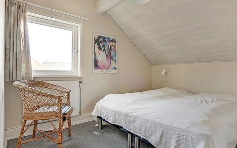 Palni - 2.3Km from the Sea: Muur, Slaapkamer, Verdieping, Bed, Hout, Flooring, Interieur Ontwerp, Plafond, Meubilair, Laken