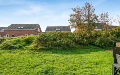 Palni - 2.3Km from the Sea: Lucht, Groen, Gras, Struik, Land Lot, Huis, Dak, Landelijk Gebied, Verblijf