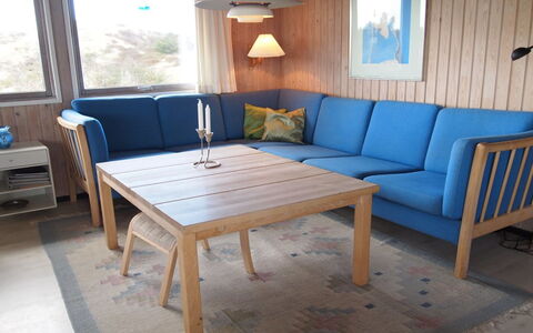Elsa - 700M from the Sea: Meubilair, Hout, Flooring, Verdieping, Beits, Hardwood, Woonkamer, Vernis, Bankstel, Koffietafel